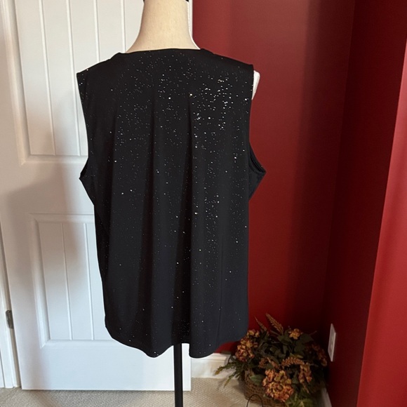 🍀Elegant Black Plus Size Sleeveless Top - Picture 3 of 4